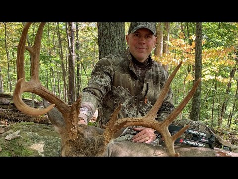 GIANT WV 16 POINT BUCK WITH BOW