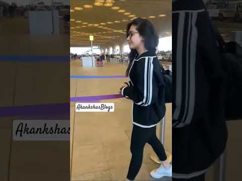 Today is the day of compliments❤Rashmika takes off from mumbai #rashmikamandanna #bollywood #shorts