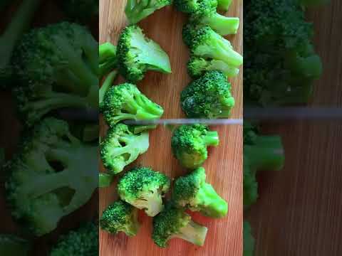 Satisfying Sounds || Broccoli 🥦 || White Stew #asmr #shorts