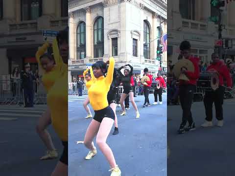 🗽 NYC DANCING On 5th Avenue #shorts #shorts #streetdance #nyc #newyork #nyclife