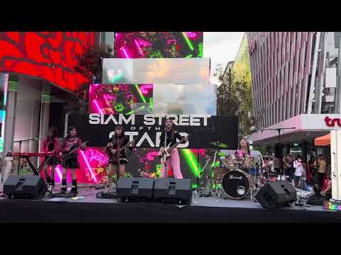 20241228 Pretty Fly (for a White Guy)- Offspring (Performed by Zizters)@งาน Siam Street of the Stars