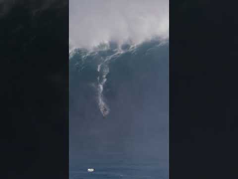 JAWS MASSIVE 100FT TOW IN BOMB - MAKUA ROTHMAN #Shorts