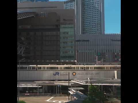 JR大阪駅を外から見る