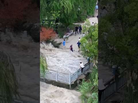 钱塘江大潮 The tide of the Qiantang River.#杭州 #hangzhou