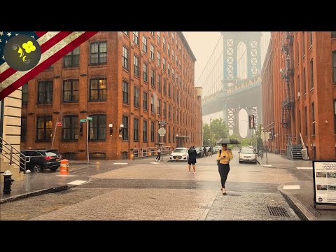 NYC Rain Walking Tour: Brooklyn DUMBO, Manhattan & Brooklyn Bridges