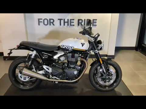 Triumph Speed Twin 1200 finished in Crystal White / Sapphire Black