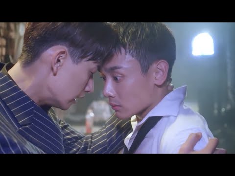 Watch Your Favorite Taiwanese Actors Kissing Backstage!