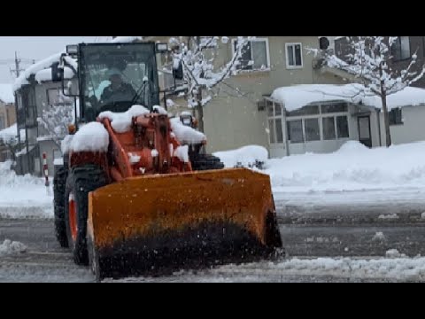 Hidden Japan   76   　除雪で活躍、ショベルカー　　Snowplow truck