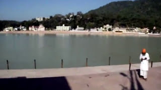 Rishikesh, India walking tour: From an ashram to the Ganges River