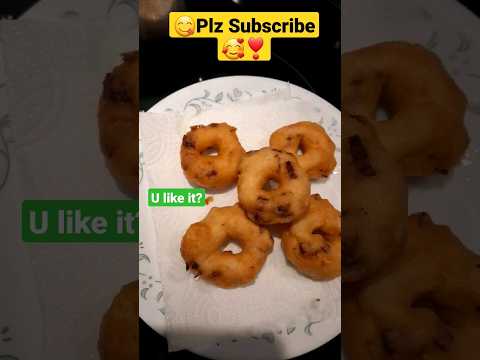 Vada/ Chutney😍😋 #shorts #dinner #ytshorts #trending #viral #satisfying #subscribe #sowmikitchen123