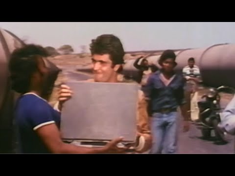 Nakli Gunde Bulakar Asli Maal Loota - Rishi Kapoor Dhan Daulat Scene 7 - Rajendra Kumar