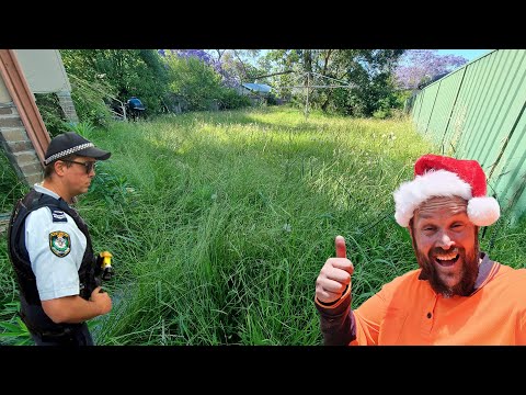 SANTA Almost Got ARRESTED For Mowing A CRAZY OVERGROWN Lawn