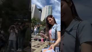 (MY HALU) Sana so humble with fans #sanatwice