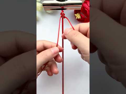 A thousand miles of love, a red string for lovers, simple braided bracelet tutorial, handmade DI