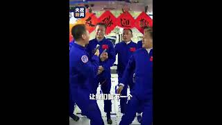 中国空间站迎来第二次“太空会师”！6名航天员合拍“全家福”，这是属于中国航天的仪式感，祝贺！| CCTV