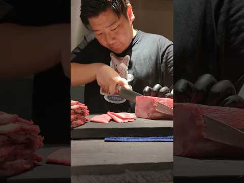 大阪 実力派の大将のセンスが輝る韓国料理と焼肉店 #배고파 へ。大将がテンポ良くお肉やホルモンを目の前でカットしてくれます。
樺澤商店タンは絶品です。#shorts