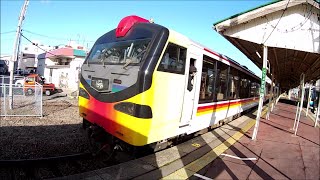 Resort Shirakami (リゾートしらかみ) Kumagera Train at Goshogawara Station (五所川原駅)