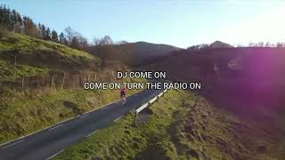 DJ COME ON TRUN THE RADIO ON MUSIC REMIX