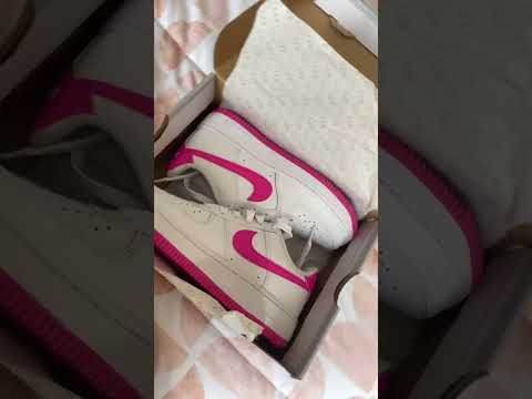 UHHHH GUYSSS #pinkairforce1s #airforce1