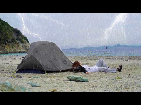 初無人島！突然の雷雨と強烈パリピ男たち【キャンプ女子】