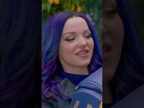 Descendants 3 - Long-awaited meeting! - Dove Cameron, Sofia Carson #descendants #descendants3