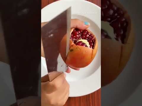 Pomegranate cutting#fruit #viral #trending #ayeshruq_foodilover