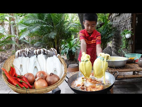 Chef Seyhak cook turmeric squids for sister and Mother - Chef Seyhak