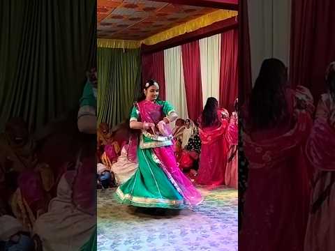 Main to nachban aai sa 💕#seemamishrasong#rajasthani#dance#ghoomar#trending#wedding#weddingdance