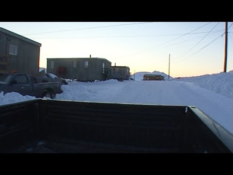 Van route in the Inuit village of Qikiqtarjuaq - Nanoq 2007 expedition