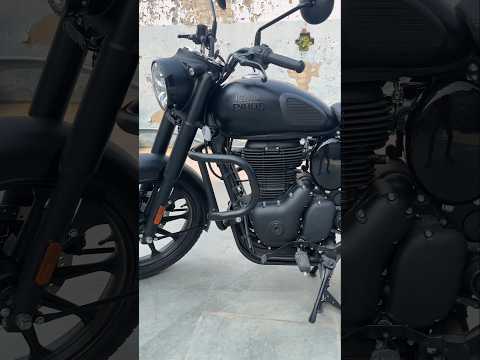 2025 New Royal Enfield 350 stealth Black. Royal Enfield Classic 360 stealth Black 2025 New Model