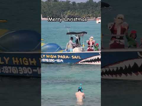 Santa with an epic entry || Merry Christmas #chefandredavy #Christmas #santa #shorts