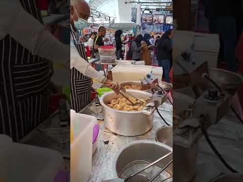 Indian Savoury Doughnuts, VADAI #shorts #asmr #streetfood #india #indian #youtubeshorts #shortvideo