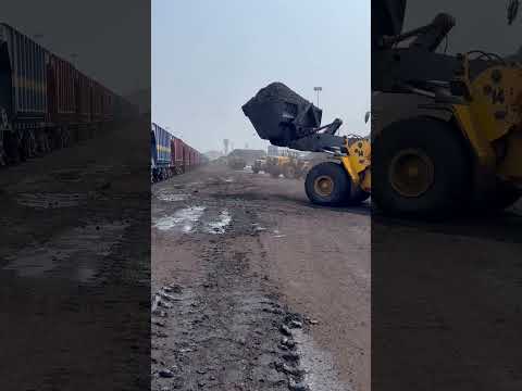 VOLVO 8-TON WHEEL LOADED L150H #volvo #volvocaminhoes #video #wheels #loader #loading #working #song