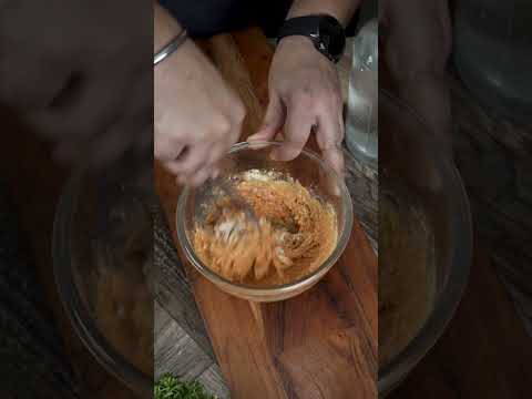 Agar ap bachi hui roti par yeh besan ka batter lga de