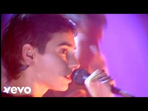 Sinéad O'Connor - Fire On Babylon (Live at Tops of the Pops in 1994)