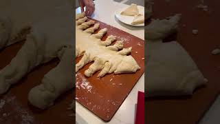 How to make Christmas tree cheese bread