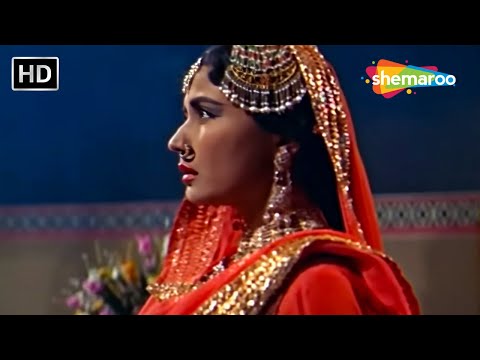 Chalte Chalte Yun Hi Koi Mil Gaya | मीना कुमारी का सुपरहिट गाना | Pakeezah (1972) | Lata Mangeshkar