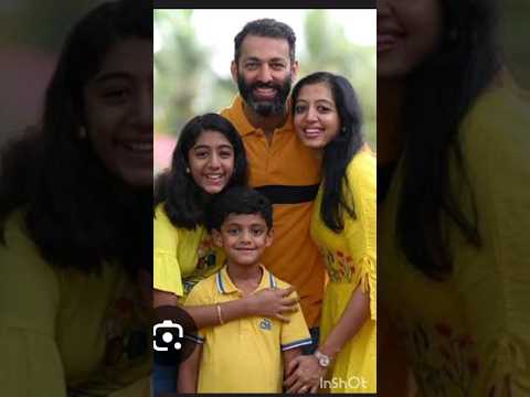 Gopika with family 👨‍👩‍👧‍👦👀🥰#malayalam #actress #Gopika#vesham  #family #shorts