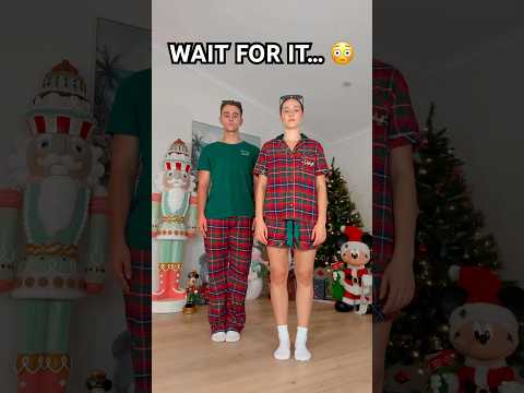 FELIZ NAVIDAD DANCE GOES CRAZY! 😎🎄 - #dance #trend #viral #couple #funny #christmas #xmas #shorts