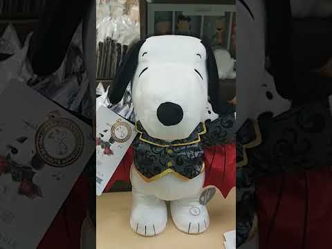 Hallmark 2024 Snoopy The Vampire Beagle