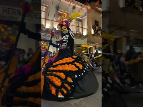 Así se vivió el tradicional desfile de Día de muertos en Zacatecas