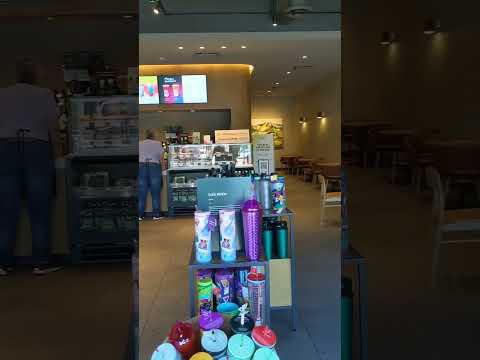 Chilling at Starbucks on a hot summer day #starbucks #frappé #chilling #starbuckscoffee #shortvideo