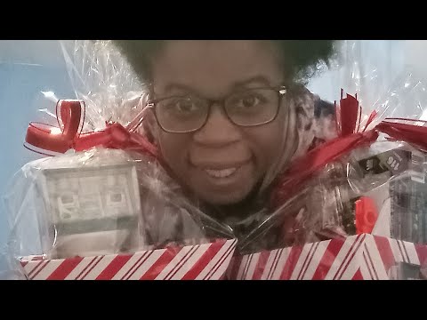 Best Holiday Gifts to Spoil Her | Vlogmas Day 13