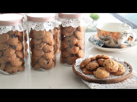 My Favourite and Famous Mini Chocolate Chip Cookies for Christmas