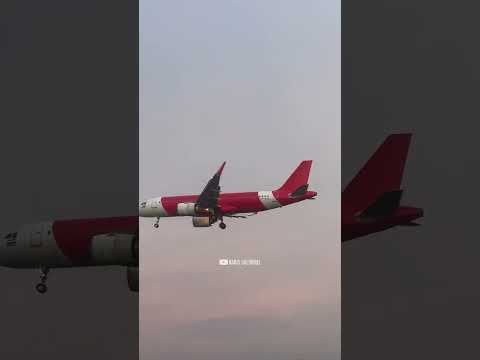 Plane and Train in a frame super | കൊച്ചി എയർപോർട്ടിൽ വിമാനം ഇറങ്ങുന്ന മനോഹരമായ കാഴ്ച കണ്ടു നോക്കൂ