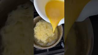 🤯 How To Make Scrambled Eggs In Water! Cooking Hack #shorts