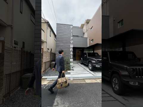 【黒い外壁がカッコいい、新築3階建てのお家🏠】