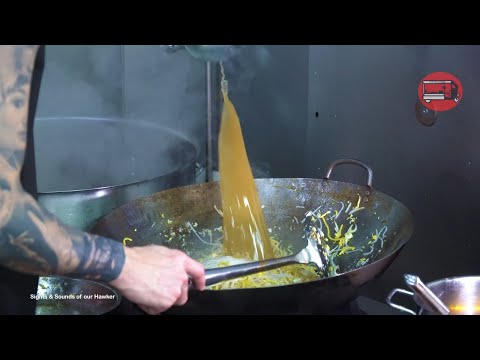 Fried Hokkien Mee (Chinese Fried Noodles) - Singapore Hawker Food