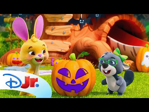 Playdate with Winnie the Pooh | Halloween Episode 🎃| Rabbit, Bea make a Jack-o'-Lantern | @disneyjr