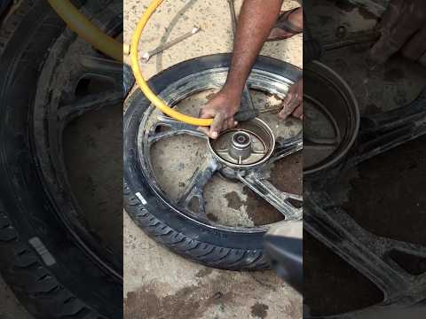 Maa Brother Bike Tyre Change chepistunna #sp125 #jktyres #prodduturu #viralreels #trending